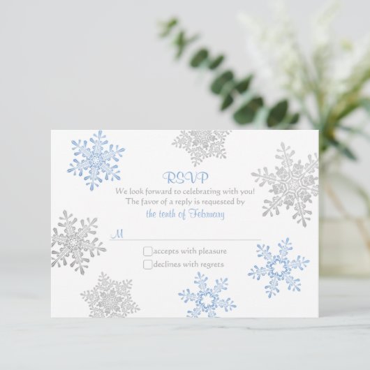 Lapis Blue Silver Snowflake Hiver Mariage RSVP (Debout devant)