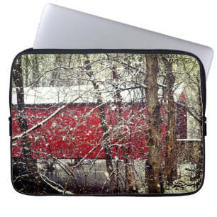 Laptophoes met rode, besproeide brug voor snowy laptop sleeve