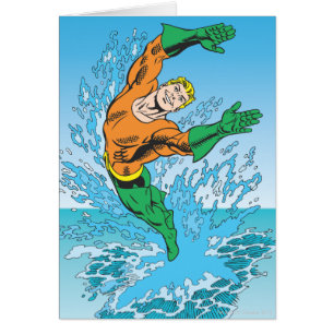 L'Aquaman sort de la mer