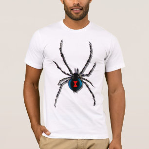L'araignée de veuve noire a ombragé le T-shirt