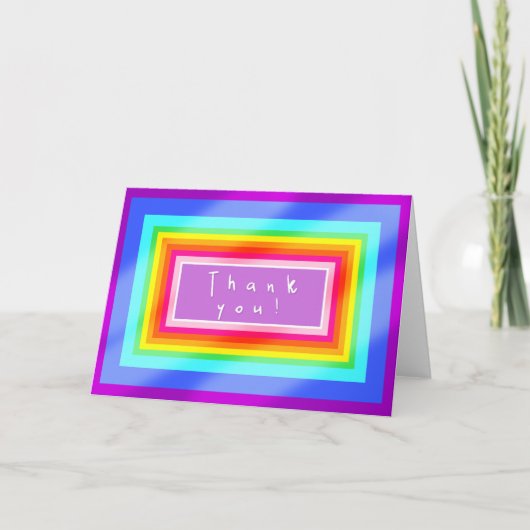 L'arc-en-ciel de Merci carde le blanc à (Devant)