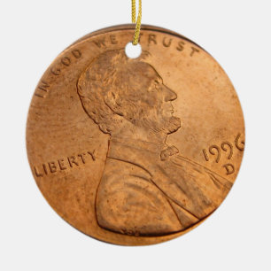 l'argent pousse sur trois ornements