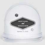 Las Vegas Casino Destination Mariage Noir Blanc<br><div class="desc">Un design mariage à thème unique dessiné à la main par Las Vegas Casino. Destination moderne Las Vegas, Nevada thème mariage avec cartes à jouer, casino de jeux d'argent illustrations à thème. Un Las Vegas noir et blanc photo mariage personnalisée maintenant globe faveur design idéal pour les mariages à thème...</div>