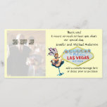 Las Vegas épousant le Merci de photo<br><div class="desc">Les jeunes mariés peuvent partager une photo spéciale de leur jour du mariage de Las Vegas ou la lune de miel et envoyer une coutume vous remercient en même temps. Étiquette de cartel et conception contemporaine en même temps. Si vous avez besoin de n'importe quelle aide personnalisant votre ordre, sentez-vous...</div>