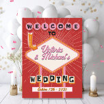Las Vegas Mariage Mod Retro Affiche de bienvenue<br><div class="desc">Affiche de bienvenue Mariage audacieuse et lumineuse avec des polices amusantes et une ambiance rétro mod. Caractéristiques Las Vegas Affiche de bienvenue avec des couleurs funky de rose, orange, rouge et très clair crémeux blanc. Parfait pour un mariage rapide ou une fête à Vegas ! Tous les termes peuvent être...</div>
