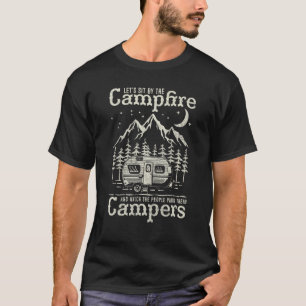 Laten we bij het kampvuur zitten en kijken hoe de t-shirt