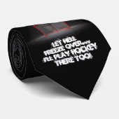 LATEN WE DE BEVRIEZEN OVER STROPDAS (Opgerold)