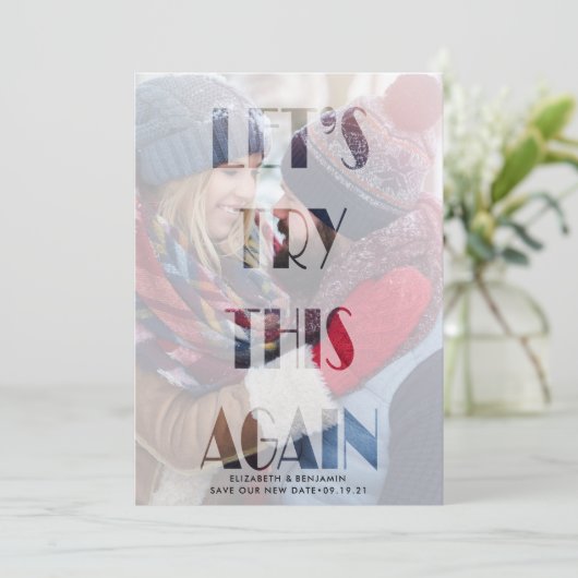 Laten we dit nog eens uitstellen. save the date (Staand voorkant)