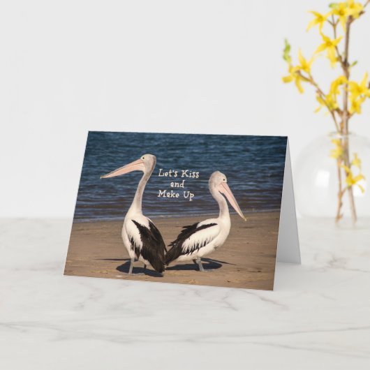 "Laten we kus en make up" Pelicans op het strand Kaart (Gele Bloem)