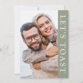 Laten we proosten op Green Cream Foto Uitnodigings Kaart (Voorkant)