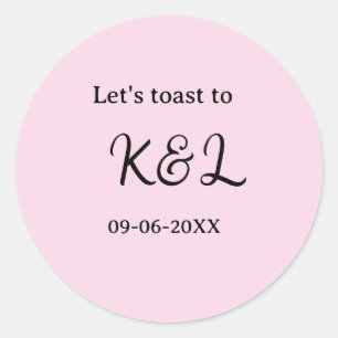 Laten we proosten op verlovingsnaam letter roze ronde sticker