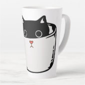 Latte Chaton noir avec nez rouge caché dans une tasse (Angle droit)