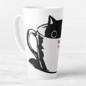Latte Chaton noir avec nez rouge caché dans une tasse (Angle gauche)