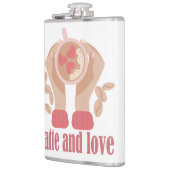 Latte en liefdesbeker, handen en koffie heupfles (Links)