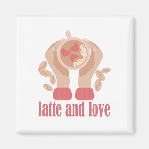 Latte en liefdesbeker, handen en koffie magneet