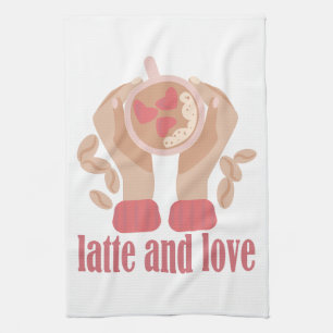 Latte en liefdesbeker, handen en koffie theedoek