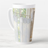 Latte Mug Curtain in the Wind (Angle gauche)