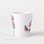Latte Mug - Fleurs de pivoines roses, Papillon (Devant)