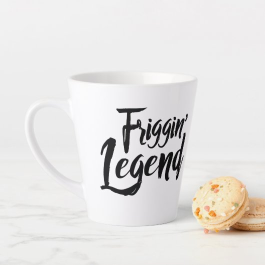 Latte Mug - Friggin' Legend (En situation)