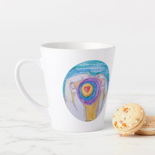 LATTE MUG Heart in Hands Circle PS139:24 blkfont Latte Mok (In situ)