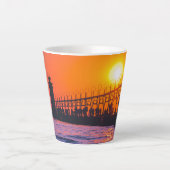 Latte Phare de South Haven MI au coucher du soleil Tasse (Devant)