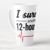 Latte Tasse à café pour infirmière 'J'ai survécu à un au (Angle gauche)