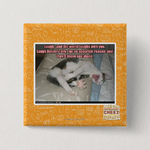 Laugh en de wereld lachen met je uit vierkante button 5,1 cm