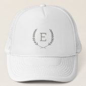 Laurel Crest Monogram Trucker Pet (Voorkant)