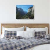 Lauterbrunnen Valley Canvas Muurprint Afdruk (Insitu (Slaapkamer))