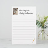 L'auteur d'écureuil a ordonné la papeterie (Debout devant)