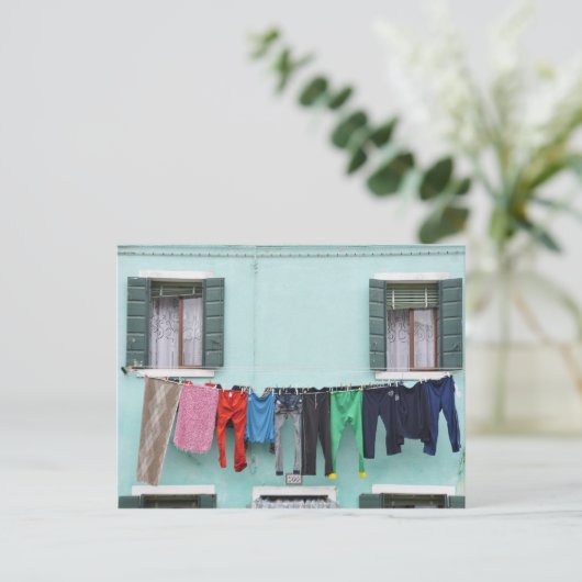 Lave-linge séché par linge, carte postale (Debout devant)