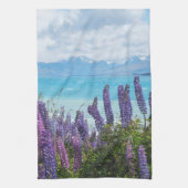 Lavendel aan de oever van het meer theedoek (Verticaal)