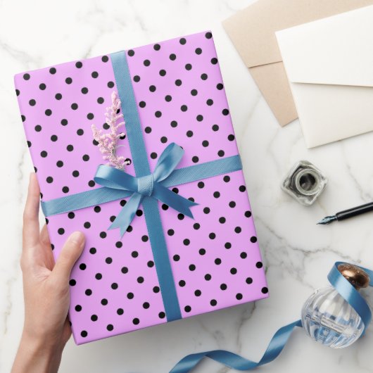 Lavendel en Zwarte Stippen Cadeaupapier (Geschenken)