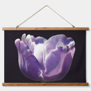Lavendel Tulp Met Kleine Bij Close-up Hangend Wandkleed