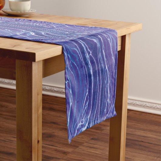 Lavender Blue Abstract Waves Pattern Korte Tafelloper (Voorbeeld)