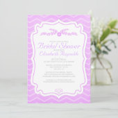 Lavender Chevron Stripes Invitations de douche nup (Debout devant)