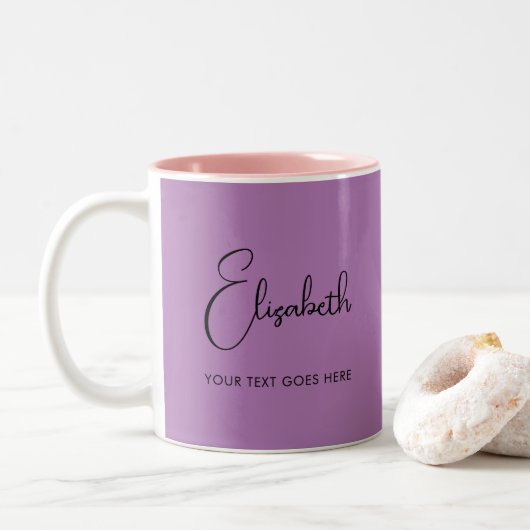 Lavender Coffee Mug Nom du script Texte Modèle (Avec donut)