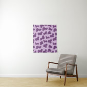 Lavender Cow Print Wandkleed (In situ)