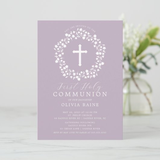 Lavender Floral Girls First Communion Invitation (Debout devant)