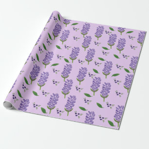 Lavender Flowers op een lichtvioletachtergrond Cadeaupapier