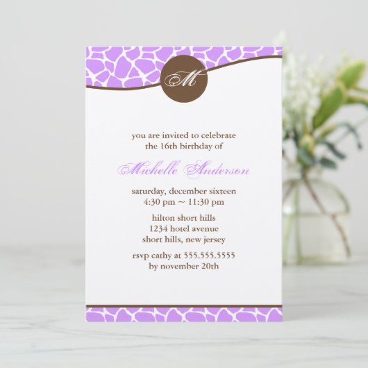 Lavender Giraffe Pattern Birthday Kaart (Staand voorkant)