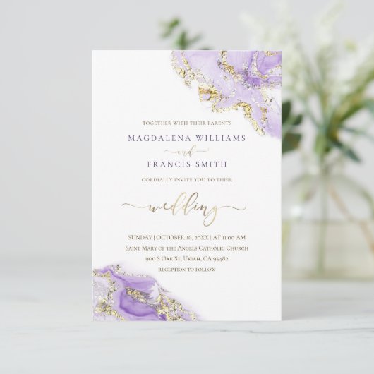 lavender gold ink vloeibare marmer bruiloft uitnod kaart (Staand voorkant)