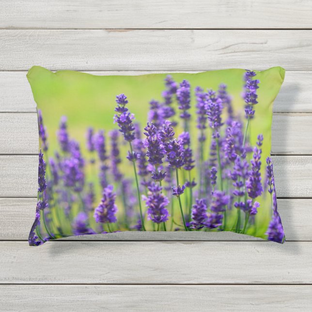 Lavender Meadow Buitenkussen (Voorkant)