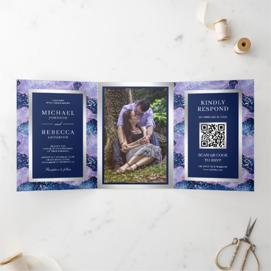 Lavender Periwinkle Agate Marble QR Code Wedding Drieluik Uitnodiging (Binnen)