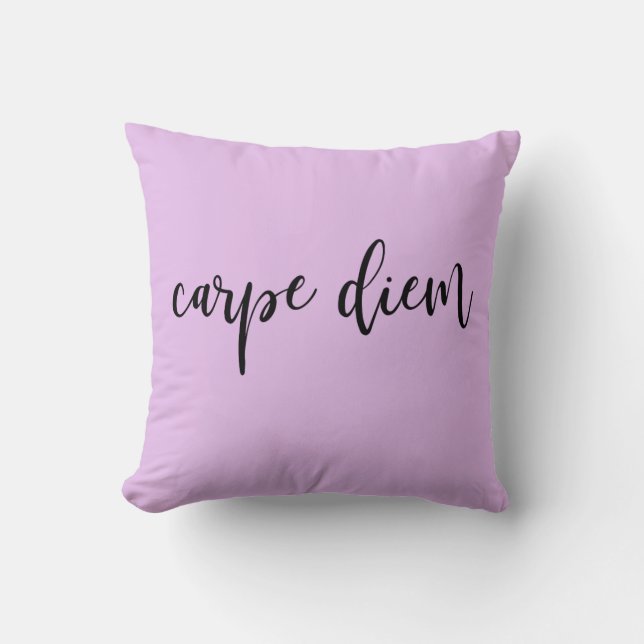 Lavender Pink Carpe Diem Elegant Script Kussen (Voorkant)