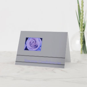 lavender rose sur la carte de sympathie grise espa