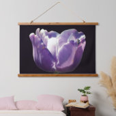 Lavender Tulip With Tiny Bee Close Up Hangend Wandkleed (Slaapkamer)