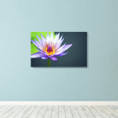 Lavender Water Lily Canvas Afdruk (Insitu (Houten vloer))