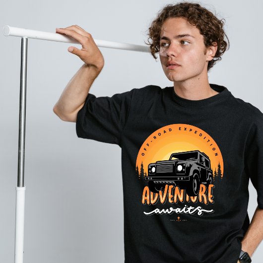 L'aventure attend l'usure de rue T-Shirt