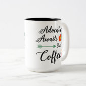 L'Aventure Attend Mais La Première Mug De Motivati (Devant droit)